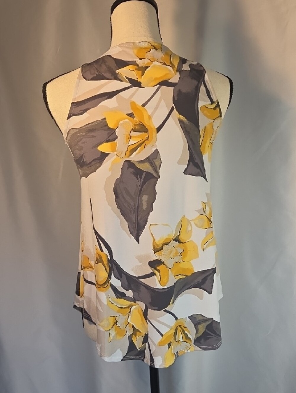 Alfani White Yellow Floral Sleeveless Blouse - Picture 4 of 5